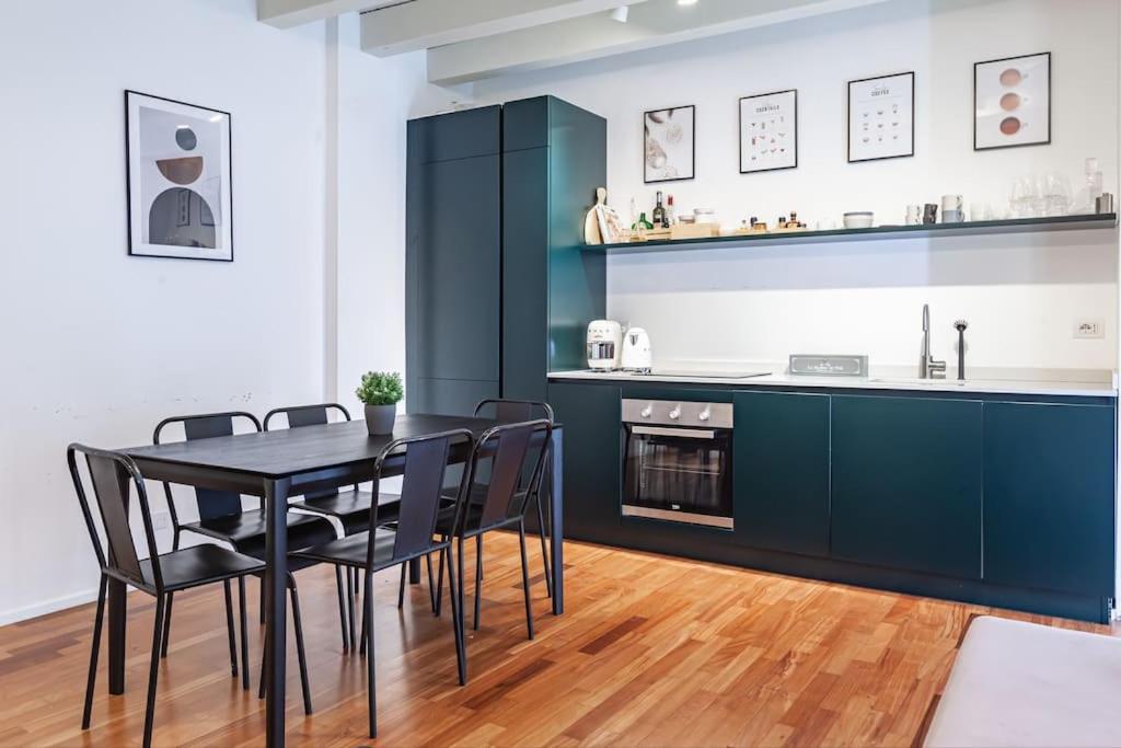 ミラノElegante Loft Su 2 Piani A 5 Minuti Da San Siroアパートメント エクステリア 写真