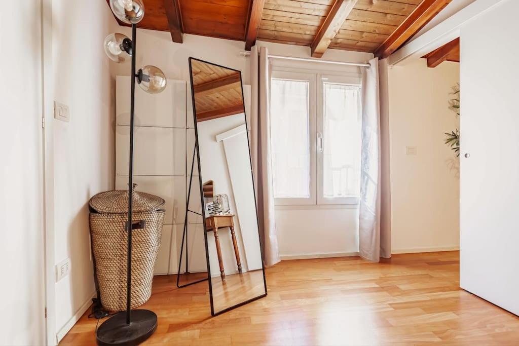 ミラノElegante Loft Su 2 Piani A 5 Minuti Da San Siroアパートメント エクステリア 写真