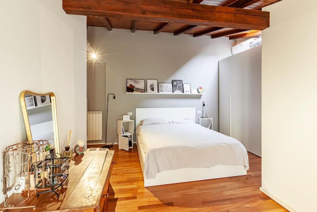 ミラノElegante Loft Su 2 Piani A 5 Minuti Da San Siroアパートメント エクステリア 写真